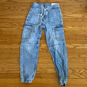 American Eagle Jogger in Ice Blue